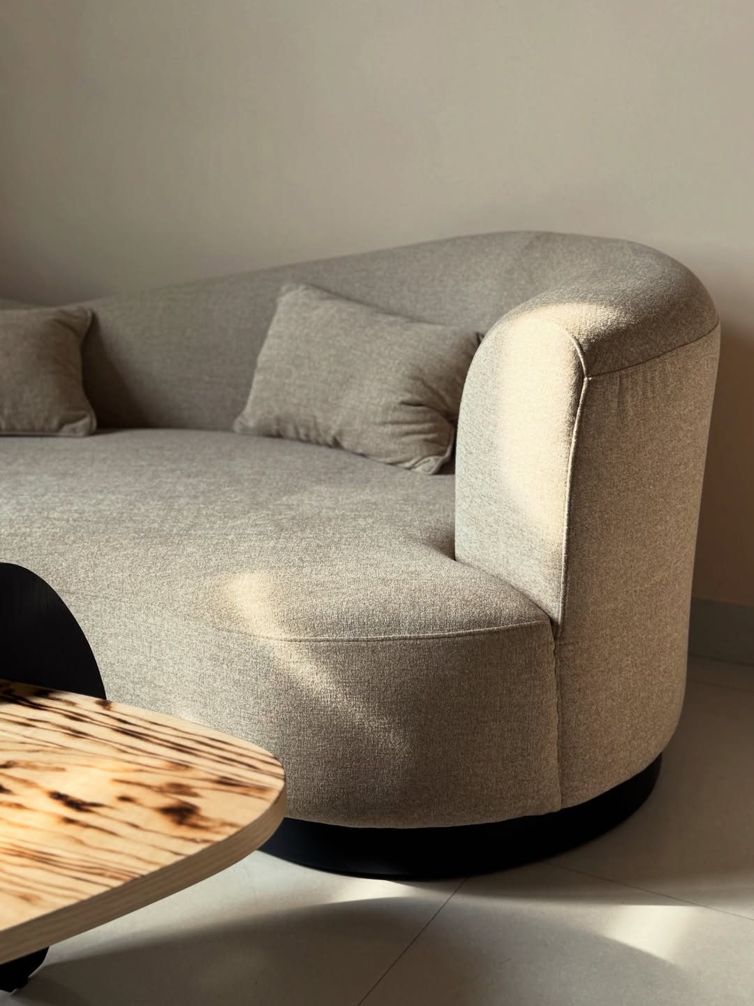take a seat, tell your story 🤍designed with your deliverables in mind 💭{ blanc canvas • studio (3)
